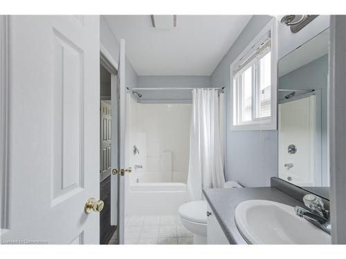 276 South Leaksdale Circle, London, ON - Indoor Photo Showing Bathroom