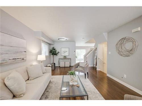 276 South Leaksdale Circle, London, ON - Indoor Photo Showing Living Room