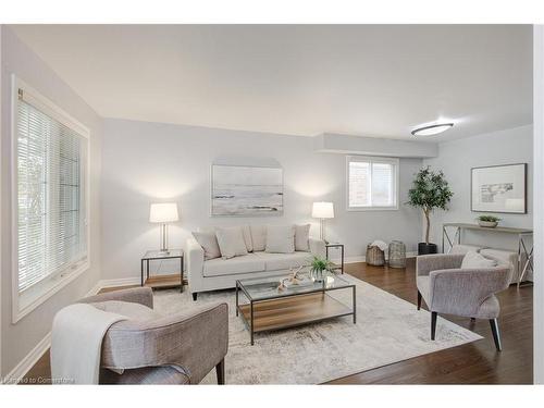 276 South Leaksdale Circle, London, ON - Indoor Photo Showing Living Room