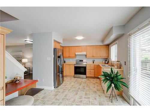 276 South Leaksdale Circle, London, ON - Indoor Photo Showing Kitchen