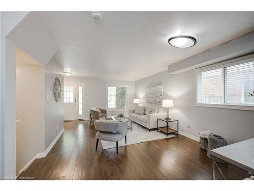 276 South Leaksdale Circle, London, ON - Indoor Photo Showing Living Room