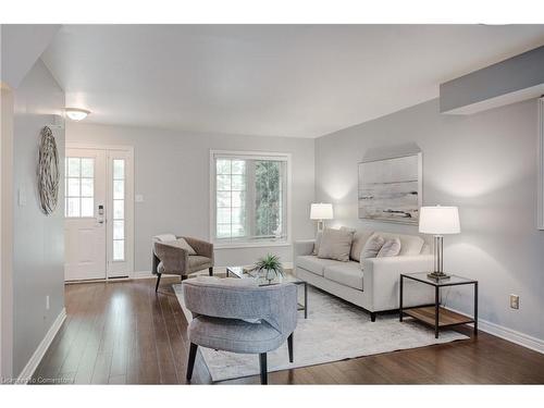 276 South Leaksdale Circle, London, ON - Indoor Photo Showing Living Room