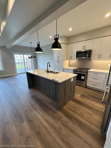 33-40 Walker Road, Ingersoll, ON - Indoor Photo Showing Kitchen With Double Sink With Upgraded Kitchen