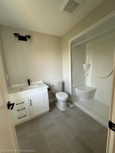 33-40 Walker Road, Ingersoll, ON - Indoor Photo Showing Bathroom