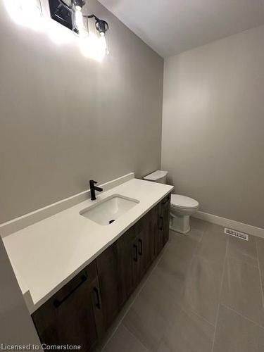 33-40 Walker Road, Ingersoll, ON - Indoor Photo Showing Bathroom