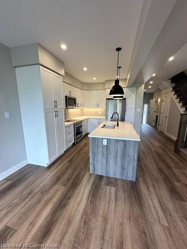 32-40 Walker Road, Ingersoll, ON - Indoor Photo Showing Kitchen