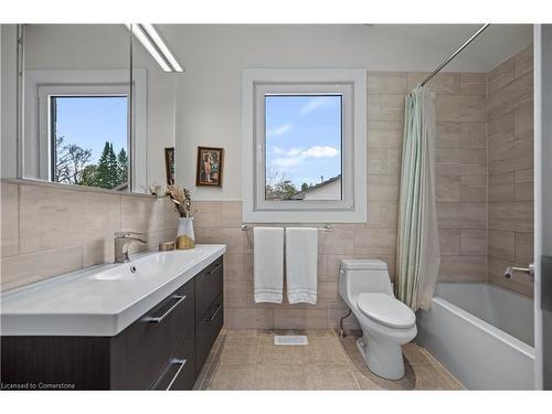 173 Carson Drive, Kitchener, ON - Indoor Photo Showing Bathroom