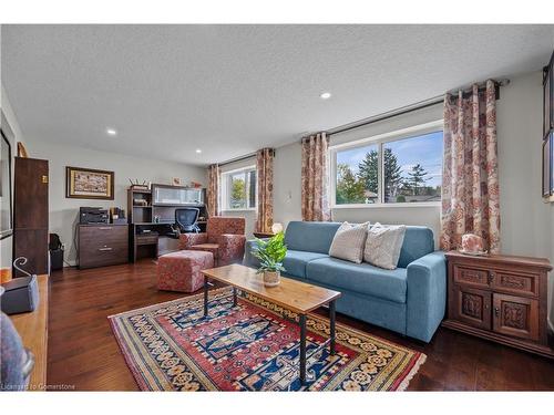 173 Carson Drive, Kitchener, ON - Indoor Photo Showing Living Room