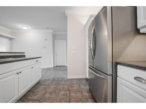 144-20 Isherwood Avenue, Cambridge, ON - Indoor Photo Showing Kitchen