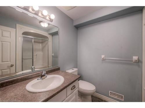 144-20 Isherwood Avenue, Cambridge, ON - Indoor Photo Showing Bathroom