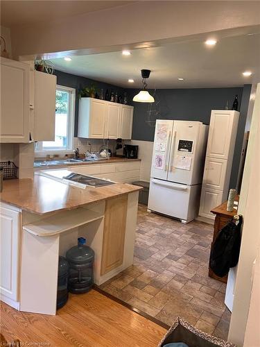 272 Main Street, Cambridge, ON - Indoor Photo Showing Kitchen With Double Sink