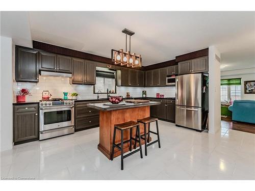 565 Sundew Drive, Waterloo, ON - Indoor Photo Showing Kitchen