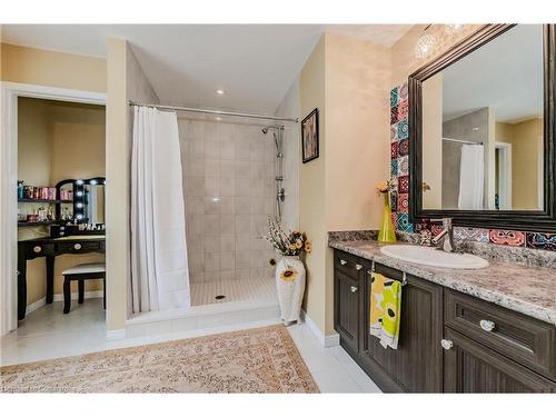 565 Sundew Drive, Waterloo, ON - Indoor Photo Showing Bathroom