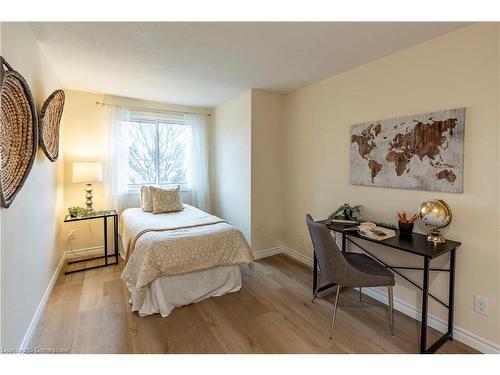 3-279 Sandowne Drive, Waterloo, ON - Indoor Photo Showing Bedroom