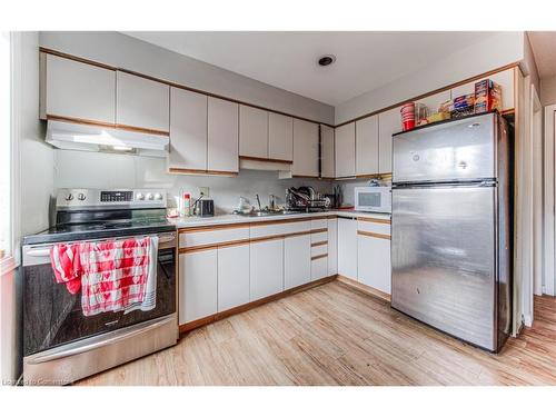 22 Ezra Avenue, Waterloo, ON - Indoor Photo Showing Kitchen