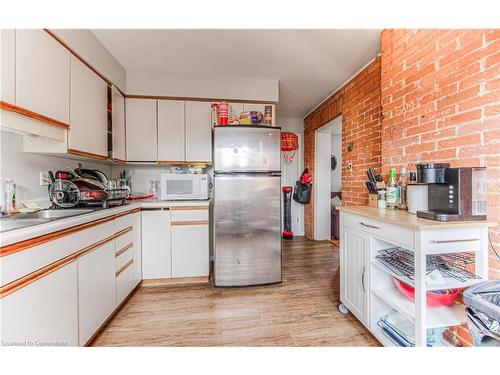 22 Ezra Avenue, Waterloo, ON - Indoor Photo Showing Kitchen