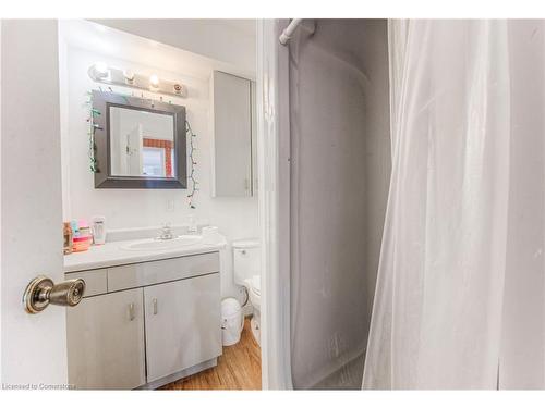 22 Ezra Avenue, Waterloo, ON - Indoor Photo Showing Bathroom