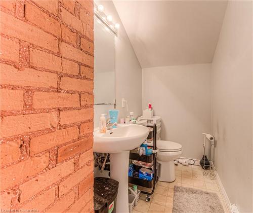 22 Ezra Avenue, Waterloo, ON - Indoor Photo Showing Bathroom