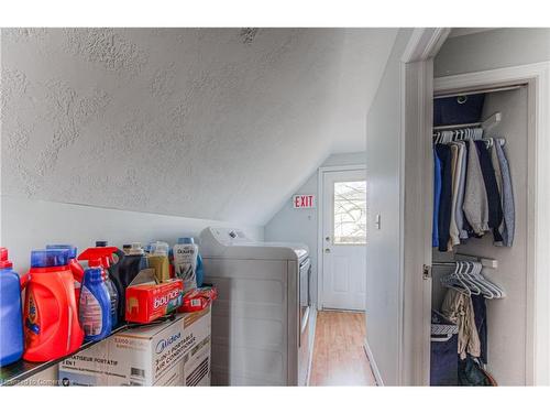 22 Ezra Avenue, Waterloo, ON - Indoor Photo Showing Laundry Room