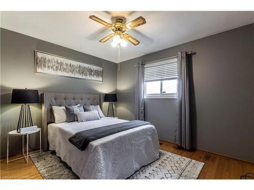 141 Avondale Road, Cambridge, ON - Indoor Photo Showing Bedroom