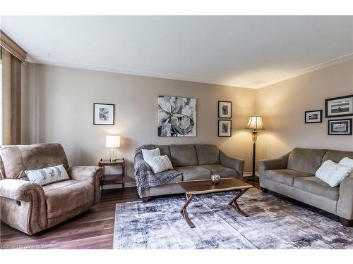 141 Avondale Road, Cambridge, ON - Indoor Photo Showing Living Room