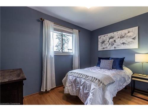 141 Avondale Road, Cambridge, ON - Indoor Photo Showing Bedroom