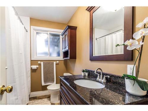 141 Avondale Road, Cambridge, ON - Indoor Photo Showing Bathroom