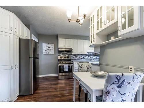 141 Avondale Road, Cambridge, ON - Indoor Photo Showing Kitchen