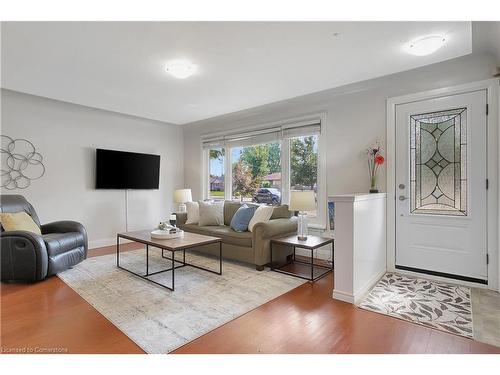 51 Southmoor Drive, Kitchener, ON - Indoor Photo Showing Living Room