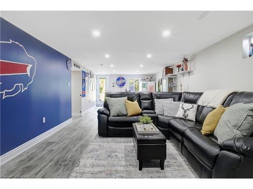 51 Southmoor Drive, Kitchener, ON - Indoor Photo Showing Living Room