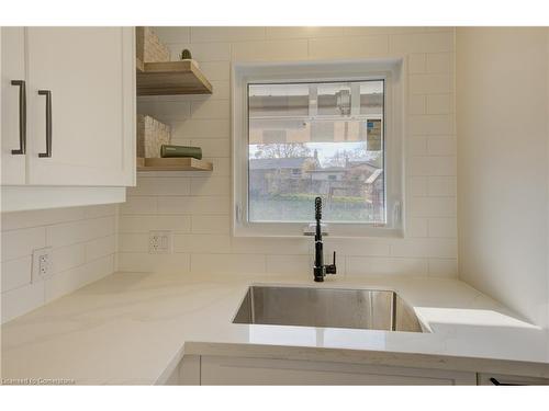 151 Ellis Crescent S, Waterloo, ON - Indoor Photo Showing Kitchen