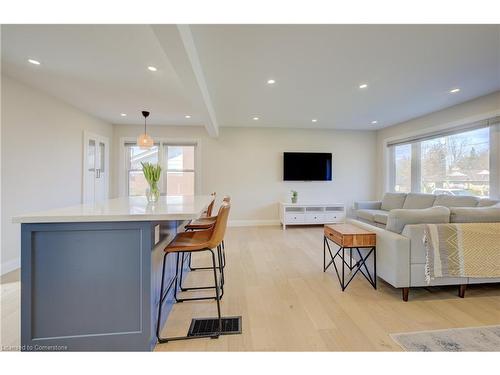 151 Ellis Crescent S, Waterloo, ON - Indoor Photo Showing Living Room