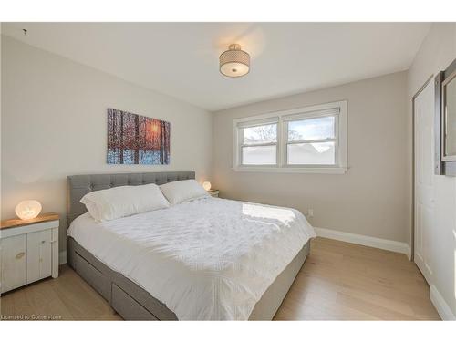 151 Ellis Crescent S, Waterloo, ON - Indoor Photo Showing Bedroom