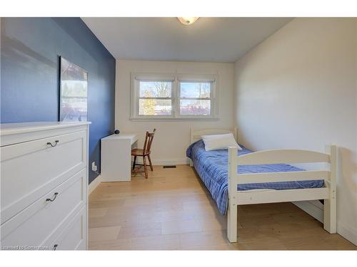 151 Ellis Crescent S, Waterloo, ON - Indoor Photo Showing Bedroom