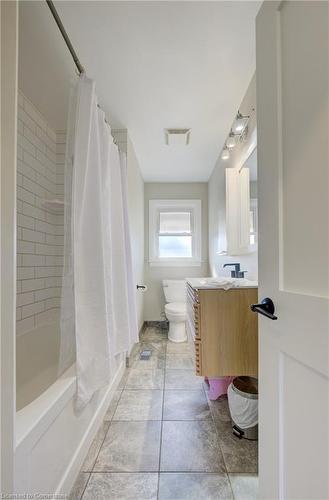 151 Ellis Crescent S, Waterloo, ON - Indoor Photo Showing Bathroom