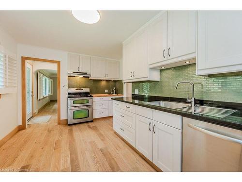 123 Dover Street, Waterloo, ON - Indoor Photo Showing Kitchen