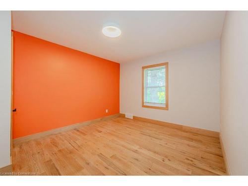 123 Dover Street, Waterloo, ON - Indoor Photo Showing Other Room