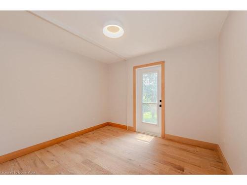 123 Dover Street, Waterloo, ON - Indoor Photo Showing Other Room