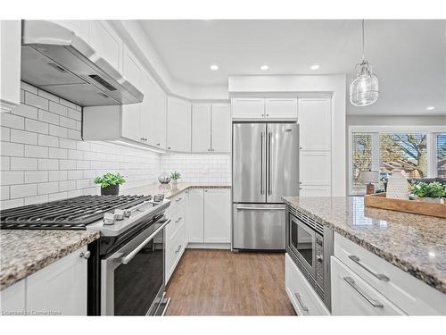 157 Adelaide Street, Kitchener, ON - Indoor Photo Showing Kitchen With Stainless Steel Kitchen With Upgraded Kitchen