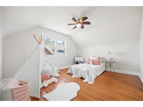 157 Adelaide Street, Kitchener, ON - Indoor Photo Showing Bedroom