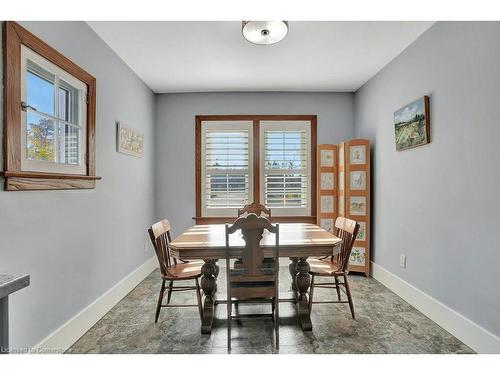 15 Parkside Drive, Brantford, ON - Indoor Photo Showing Dining Room