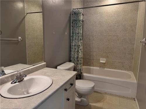 213 Max Becker Drive, Kitchener, ON - Indoor Photo Showing Bathroom