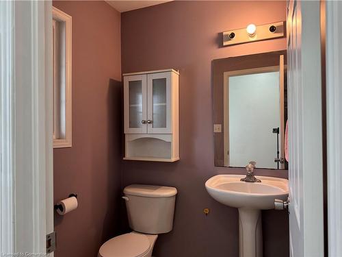 213 Max Becker Drive, Kitchener, ON - Indoor Photo Showing Bathroom