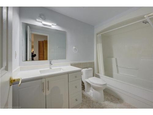 25-3085 Kingsway Drive, Kitchener, ON - Indoor Photo Showing Bathroom