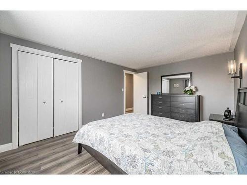 41 Ridgeway Crescent, Kitchener, ON - Indoor Photo Showing Bedroom