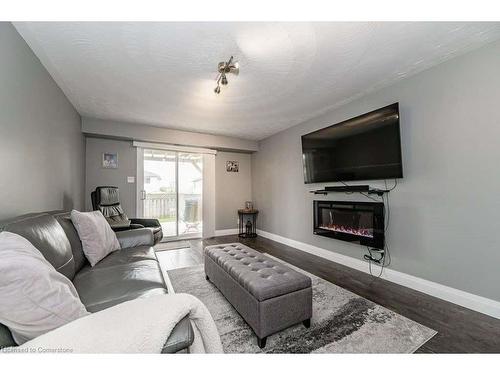 41 Ridgeway Crescent, Kitchener, ON - Indoor Photo Showing Living Room With Fireplace