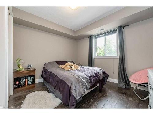 41 Ridgeway Crescent, Kitchener, ON - Indoor Photo Showing Bedroom