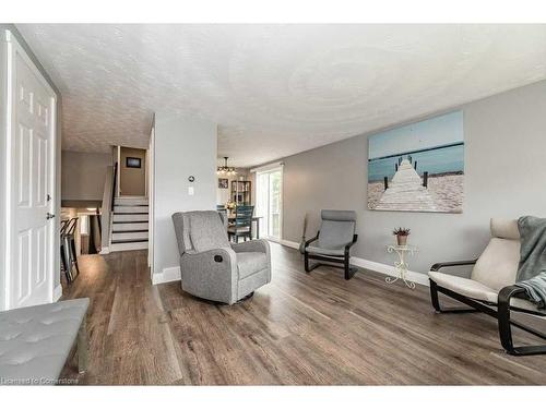 41 Ridgeway Crescent, Kitchener, ON - Indoor Photo Showing Living Room