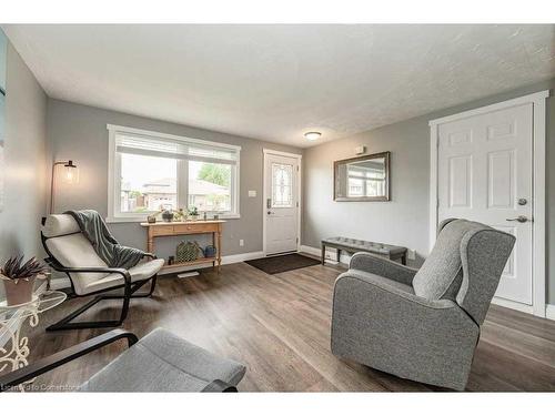 41 Ridgeway Crescent, Kitchener, ON - Indoor Photo Showing Living Room