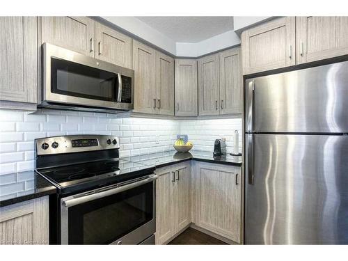 96 Eliza Avenue, Kitchener, ON - Indoor Photo Showing Kitchen